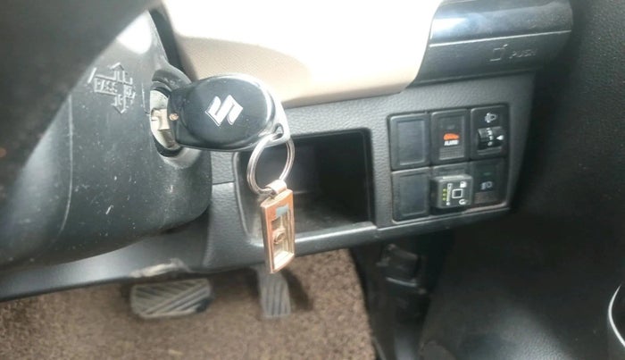 2018 Maruti Wagon R 1.0 VXI AMT, CNG, Automatic, 96,755 km, interior