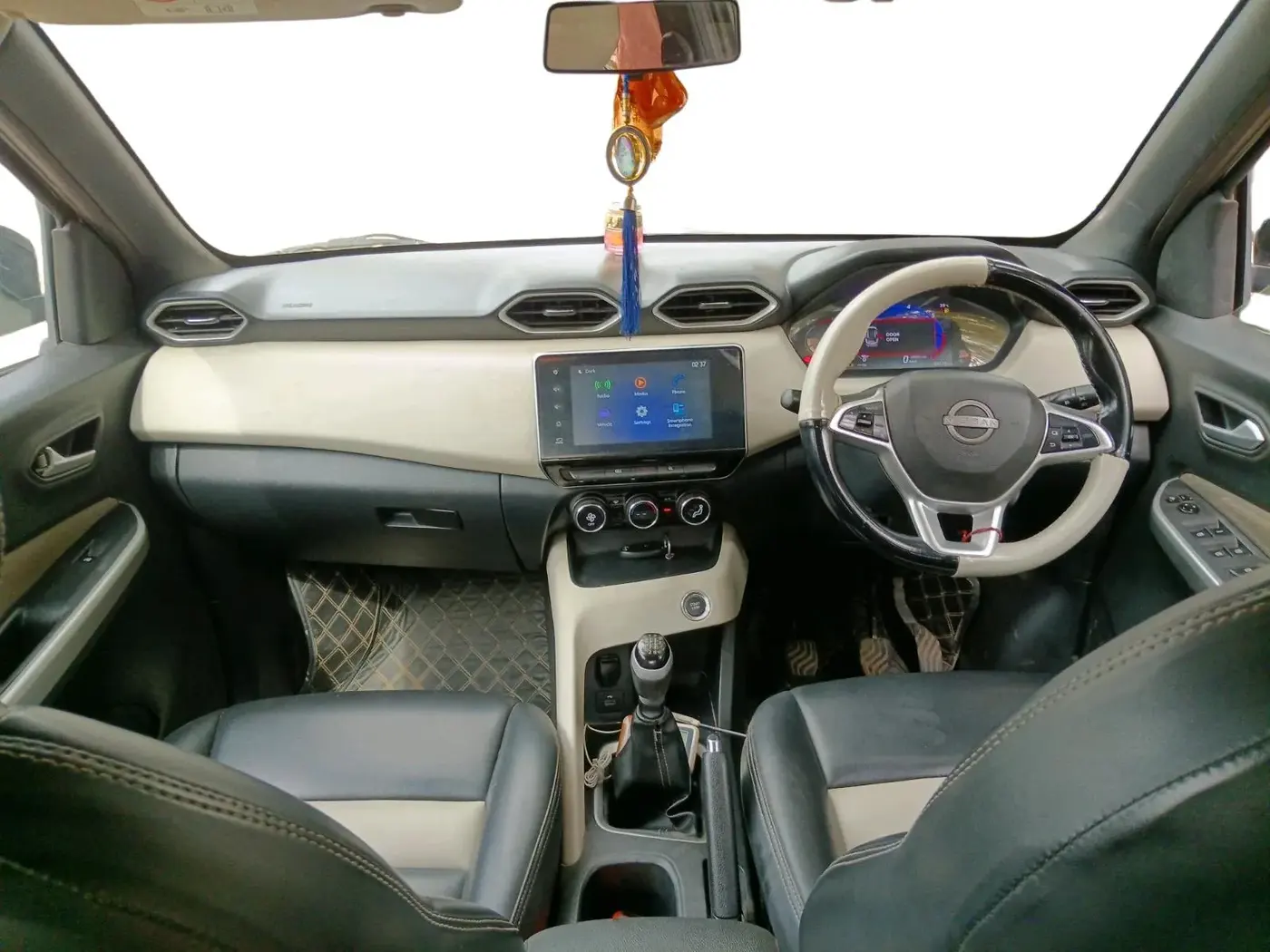 2022 Nissan MAGNITE XV MT, Petrol, Manual, 41,236 km, interior