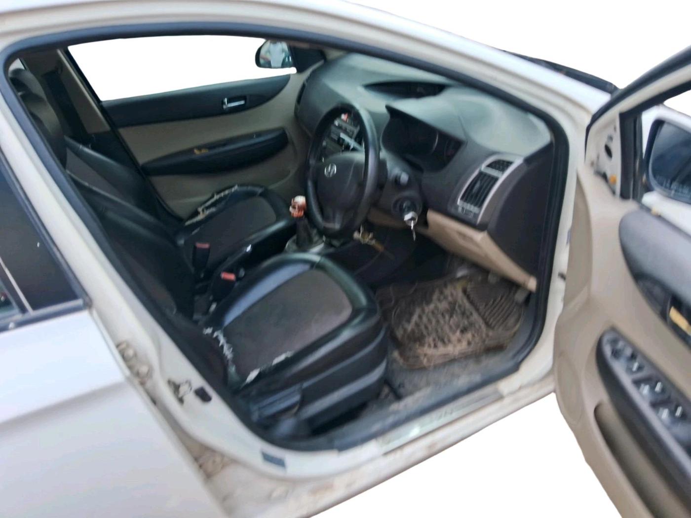 2012 Hyundai i20 MAGNA (O) 1.2, Petrol, Manual, 69,586 km, interior