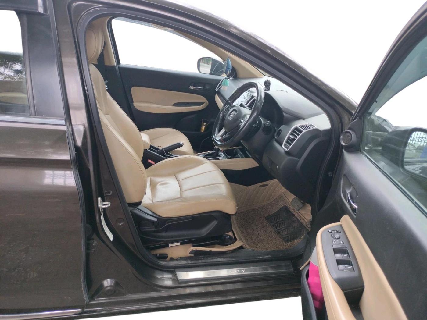 2022 Honda City 1.5L I-VTEC ZX CVT, Petrol, Automatic, 56,228 km, interior