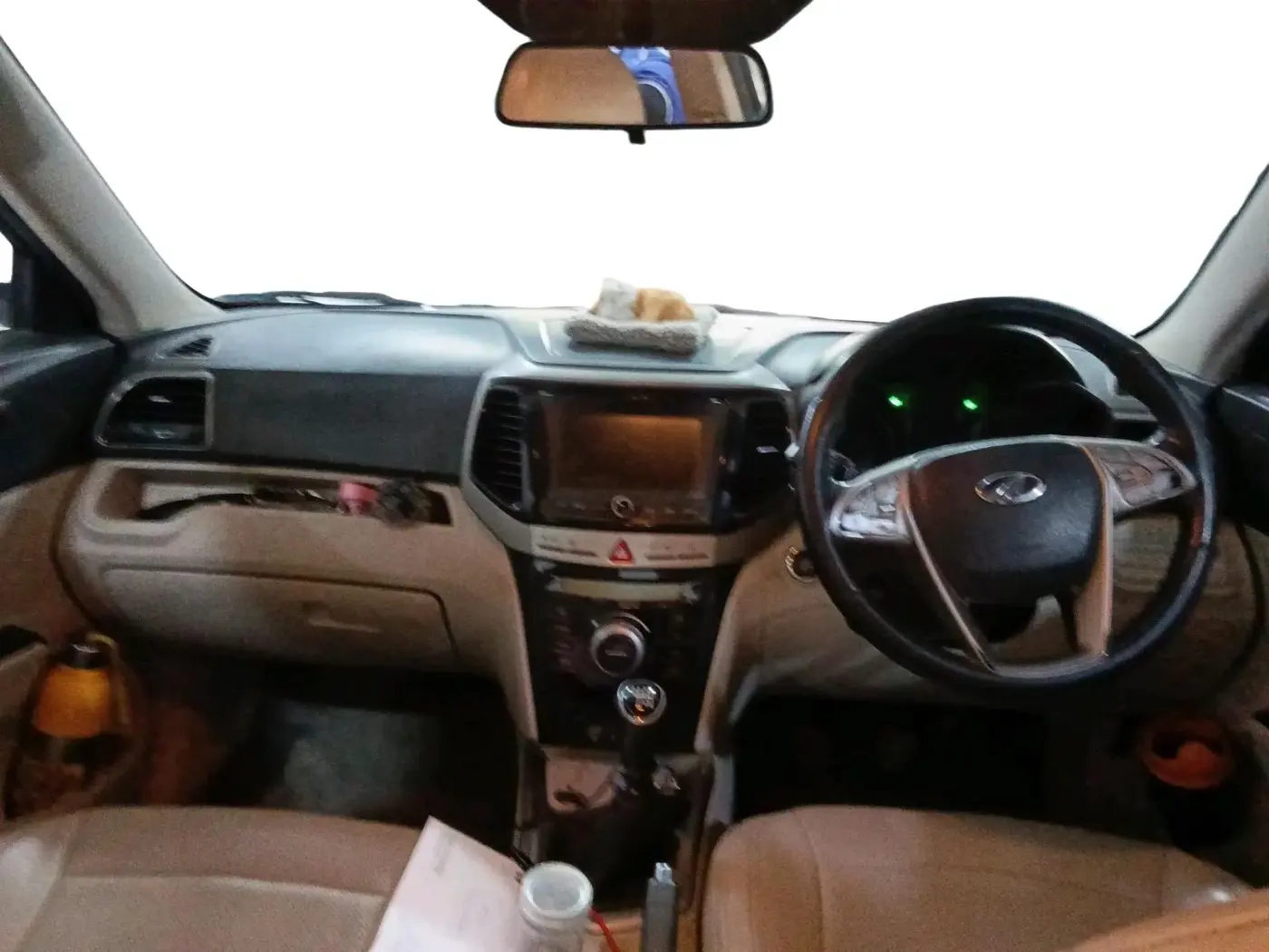2019 Mahindra XUV300 W8 1.2 PETROL, Petrol, Manual, 1,43,014 km, interior