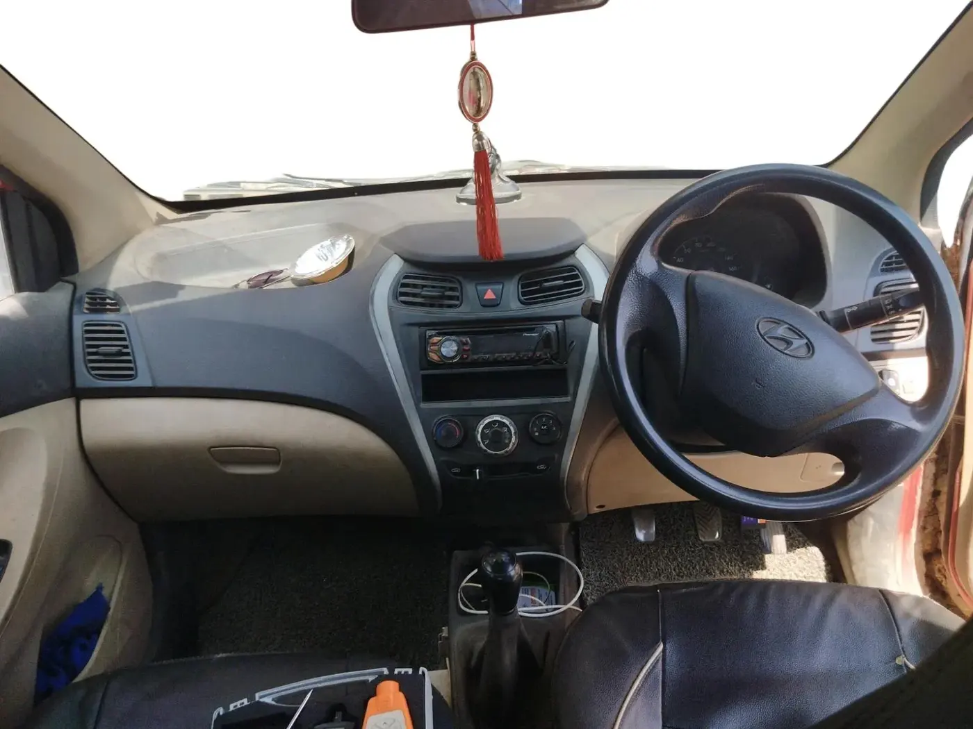 2014 Hyundai Eon ERA +, Petrol, Manual, 1,04,759 km, interior