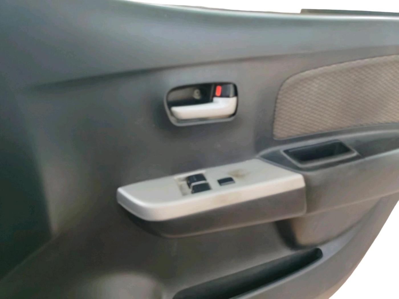 2015 Maruti Wagon R 1.0 LXI, CNG, Manual, 97,656 km, interior