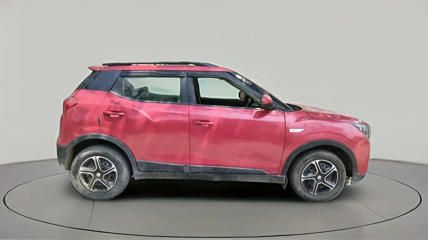2019 Mahindra XUV300 W6 1.2 PETROL, Petrol, Manual, 61,700 km, exterior
