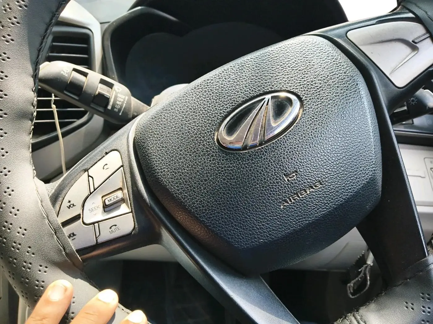 2019 Mahindra XUV300 W6 1.2 PETROL, Petrol, Manual, 61,700 km, interior