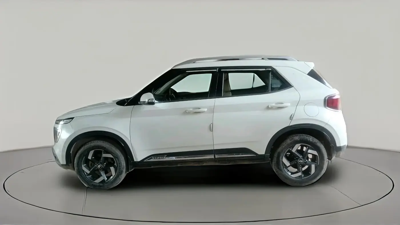 2020 Hyundai VENUE SX 1.5 CRDI, Diesel, Manual, 65,890 km, exterior