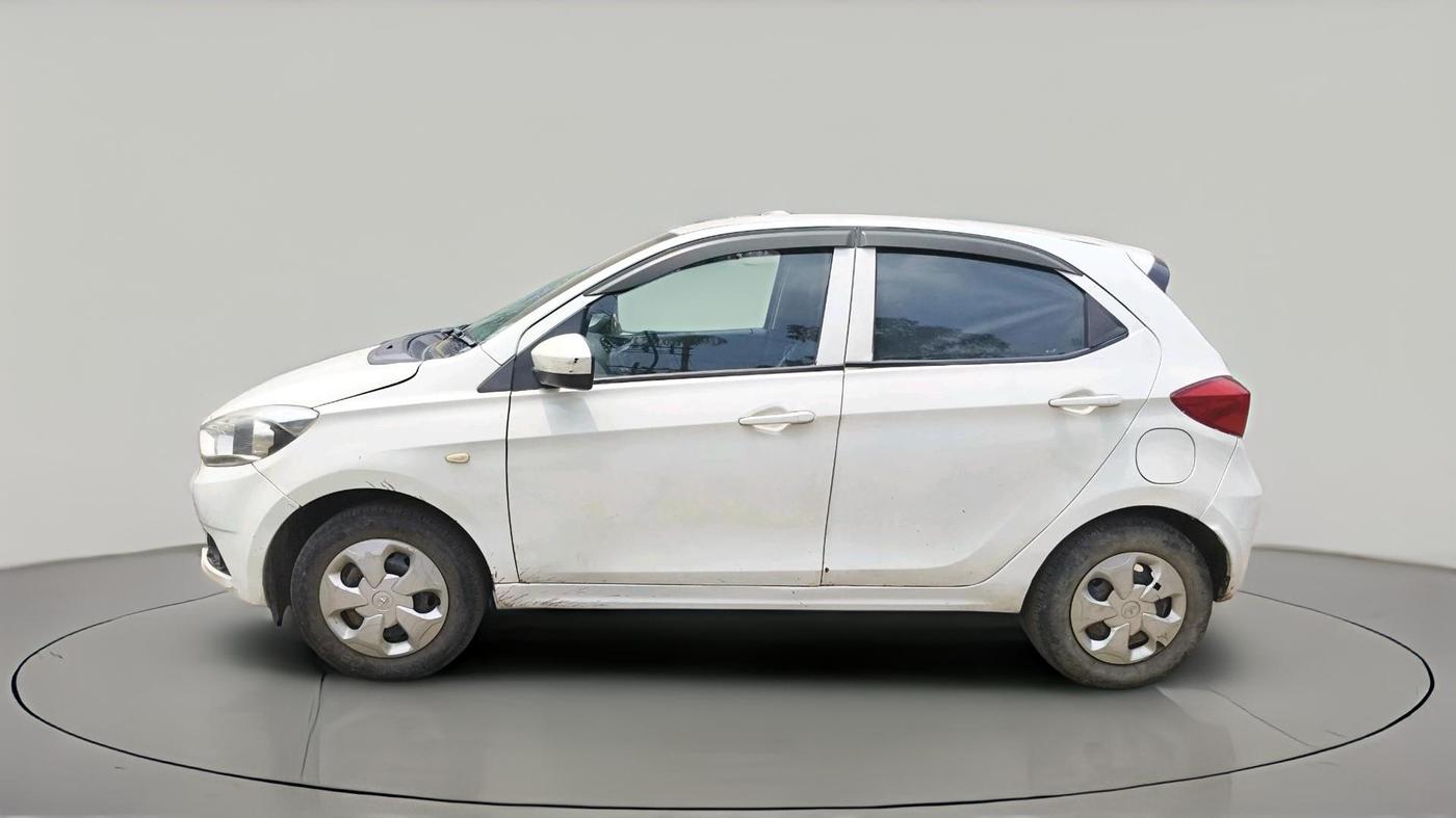 2018 Tata Tiago XT PETROL, CNG, Manual, 1,29,714 km, exterior