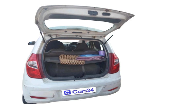 2011 Hyundai i10 SPORTZ 1.2, CNG, Manual, 1,24,858 km, exterior