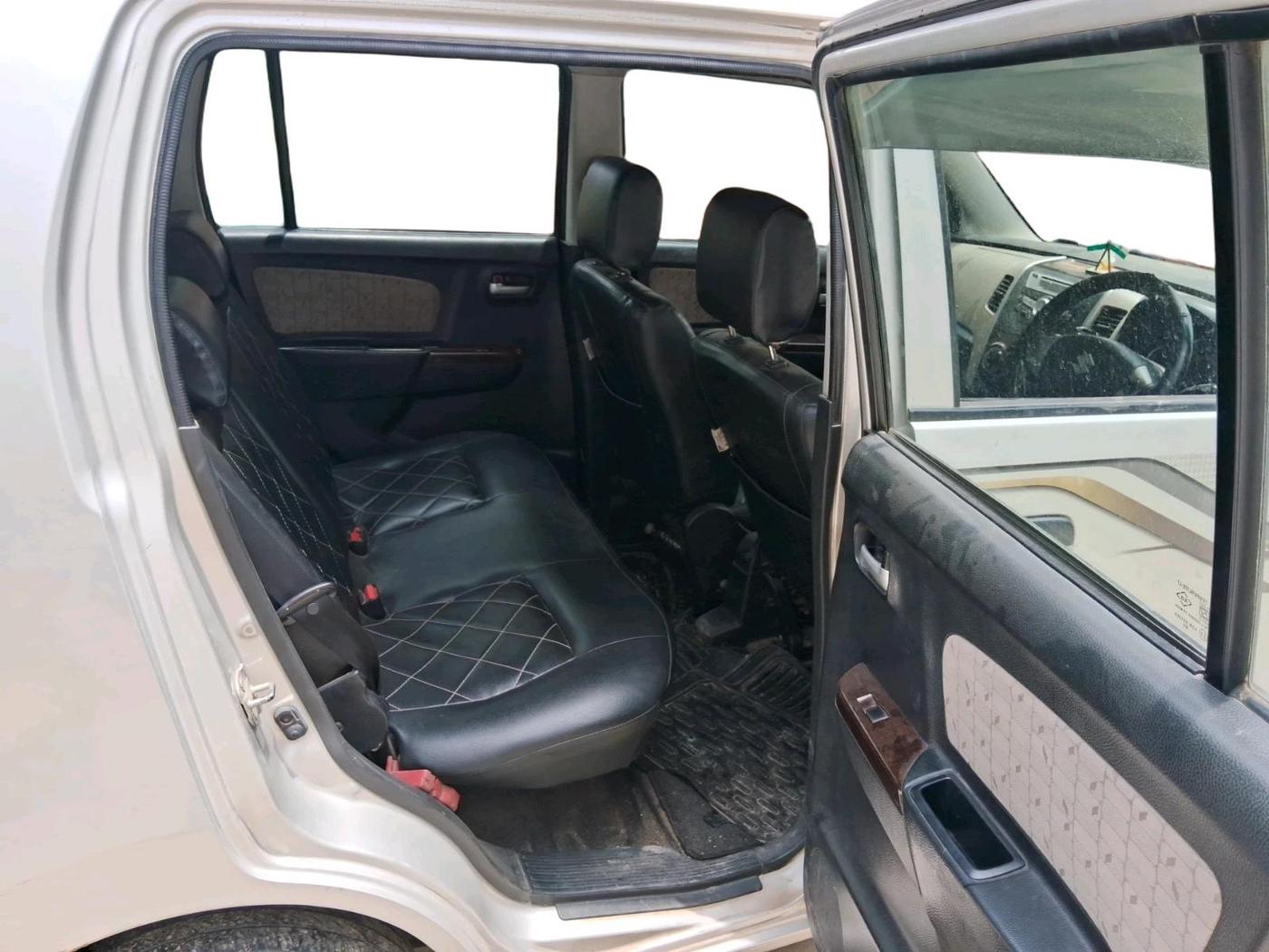 2016 Maruti Wagon R 1.0 VXI AMT, Petrol, Automatic, 1,04,054 km, interior