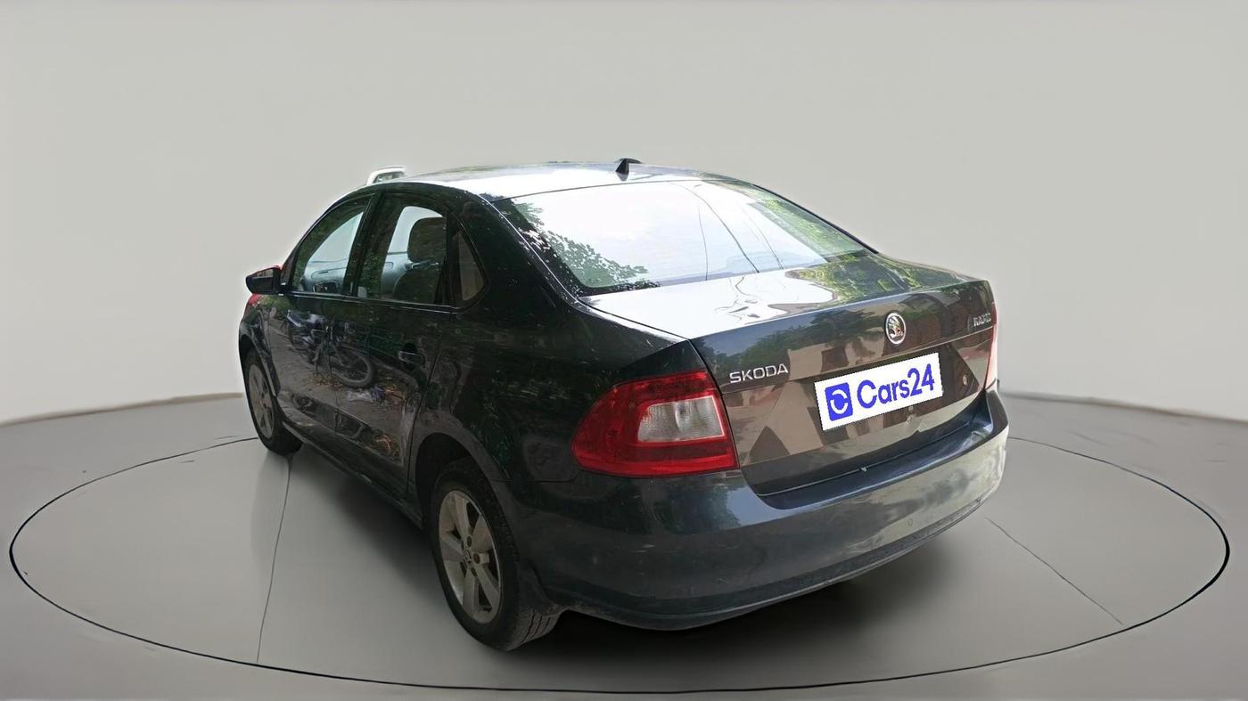 2016 Skoda Rapid Elegance 1.6 MPI AT, Petrol, Automatic, 1,09,102 km, exterior