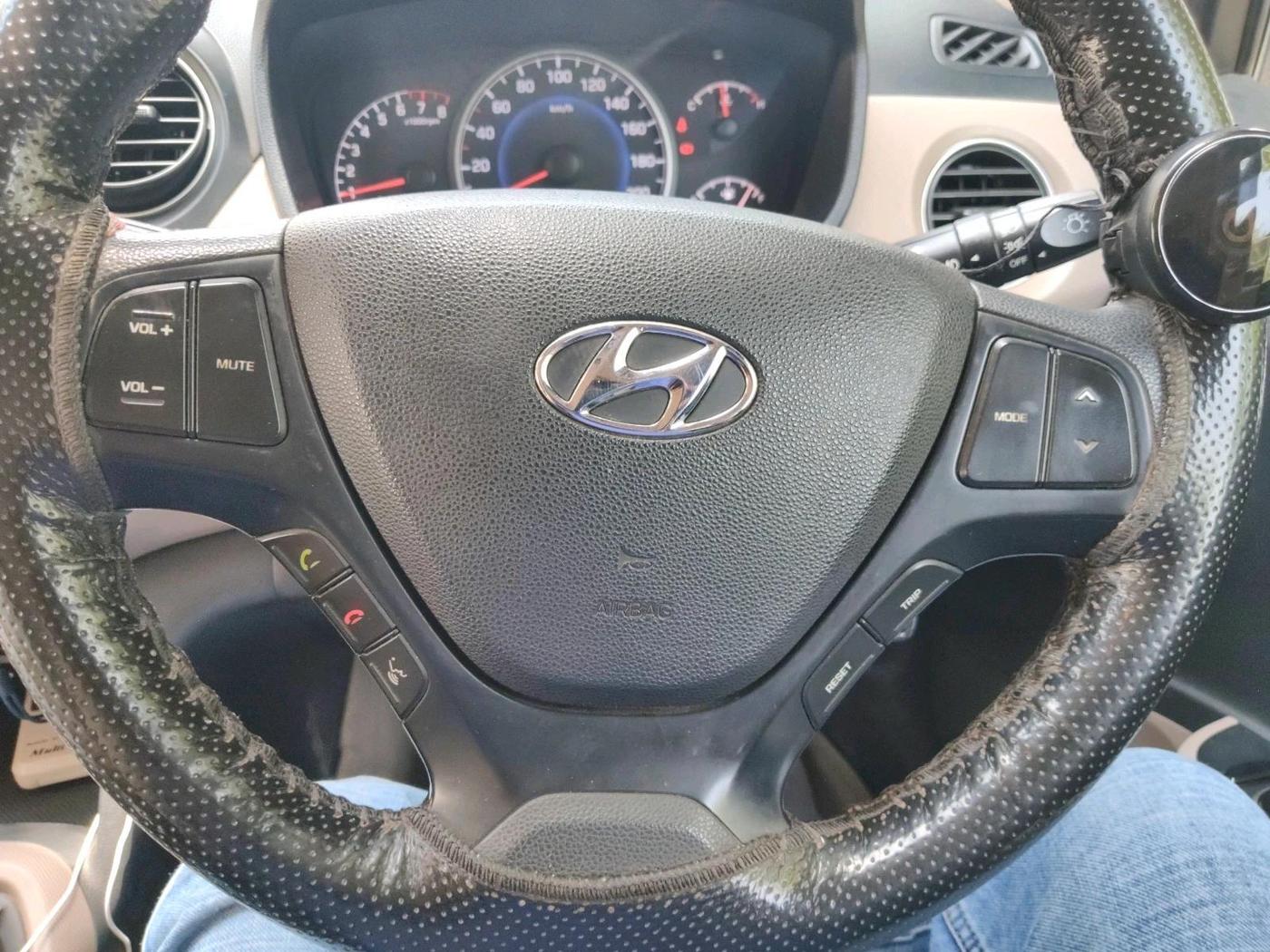 2018 Hyundai Grand i10 SPORTZ 1.2 KAPPA VTVT, CNG, Manual, 1,28,082 km, interior