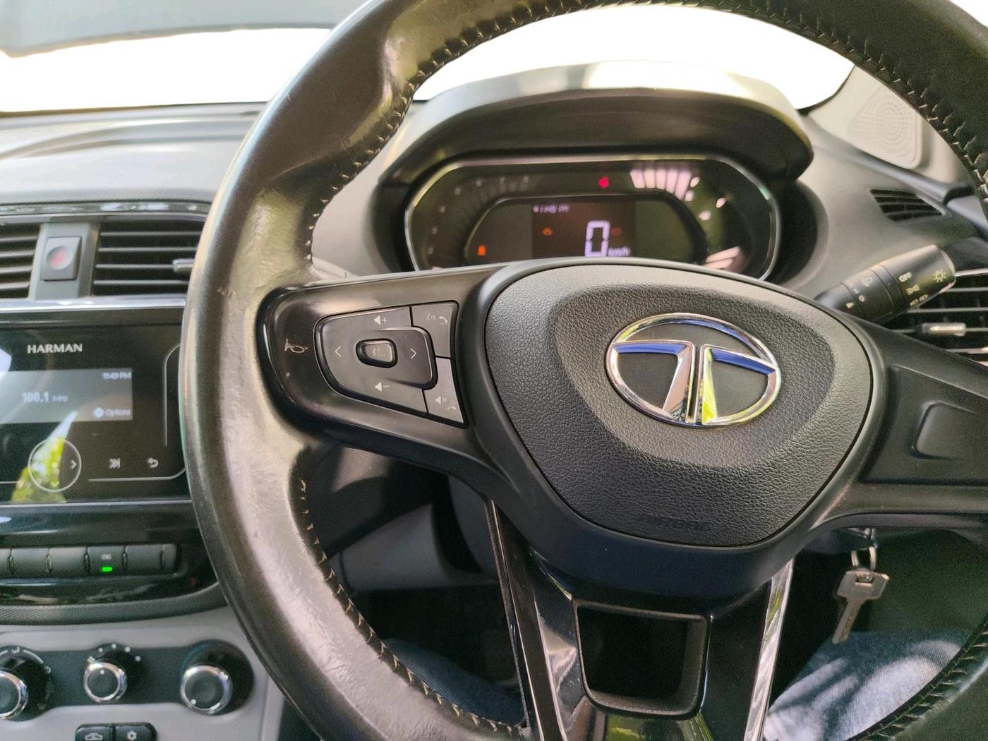 2022 Tata Tiago XT CNG, CNG, Manual, 34,884 km, interior