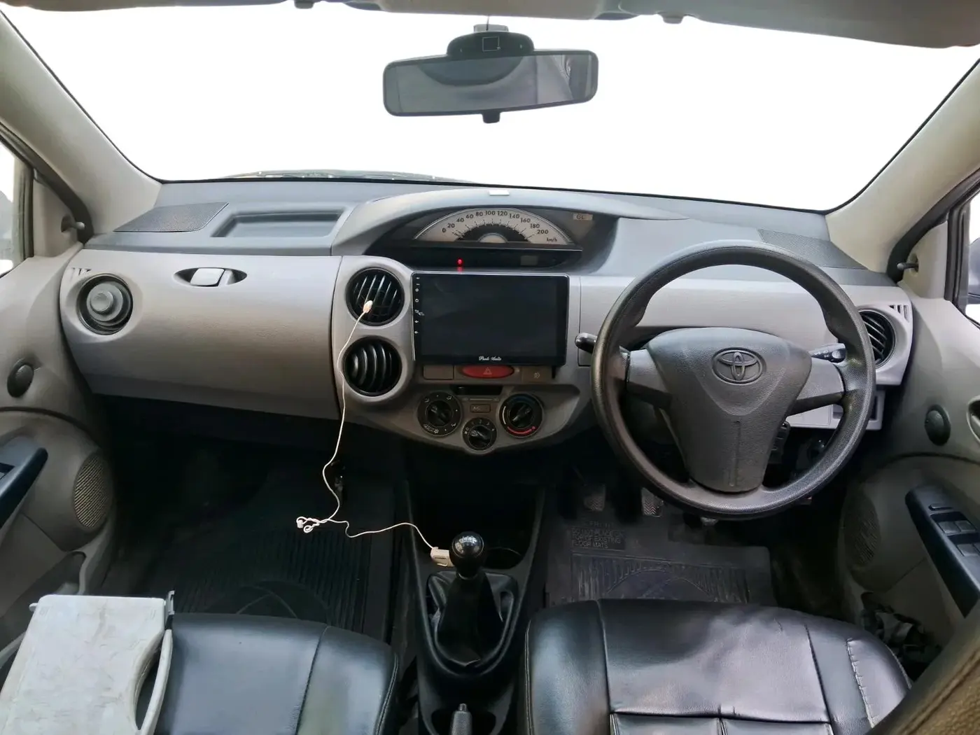 2011 Toyota Etios G, Petrol, Manual, 1,28,001 km, interior