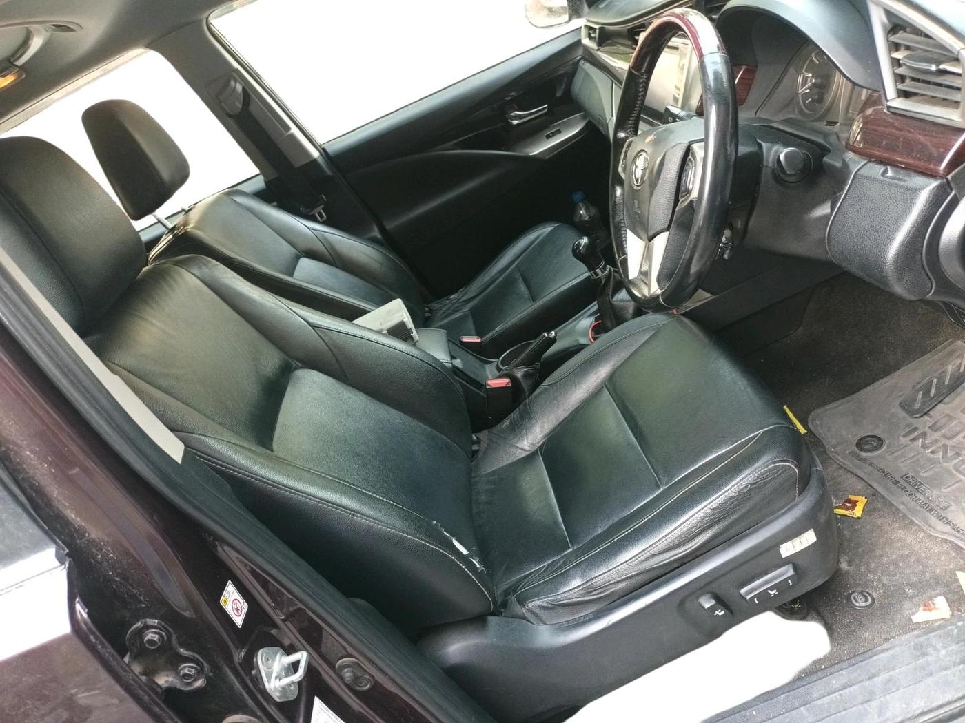 2016 Toyota Innova Crysta 2.4 ZX 7 STR, Diesel, Manual, 2,46,801 km, interior