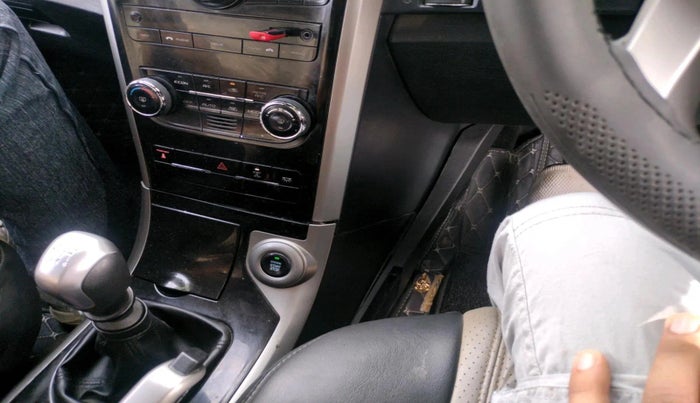 2019 Mahindra XUV500 W7, Diesel, Manual, 66,275 km, interior