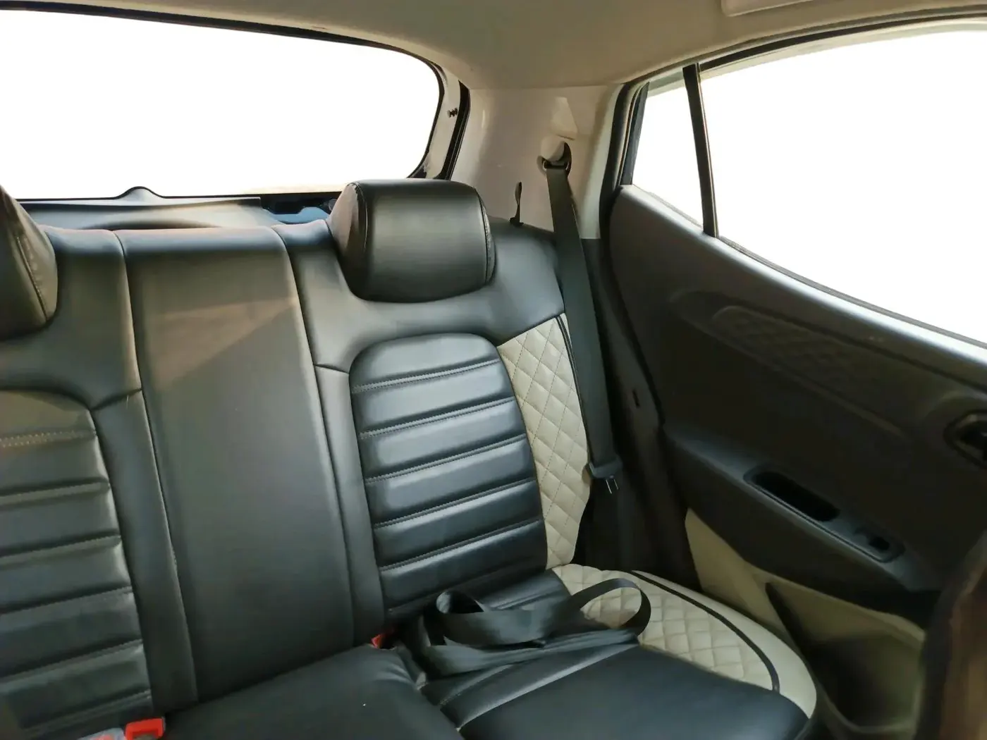 2021 Hyundai GRAND I10 NIOS MAGNA AMT 1.2 KAPPA VTVT, Petrol, Automatic, 12,395 km, interior