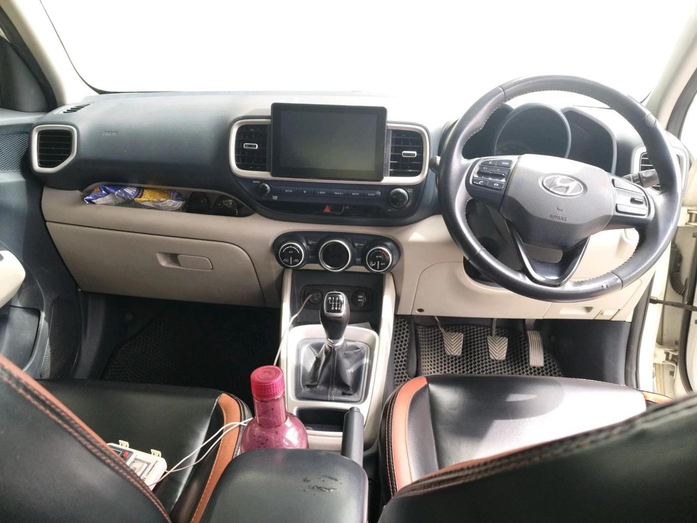 2019 Hyundai VENUE SX 1.0 TURBO DUAL TONE, Petrol, Manual, 1,20,848 km, interior