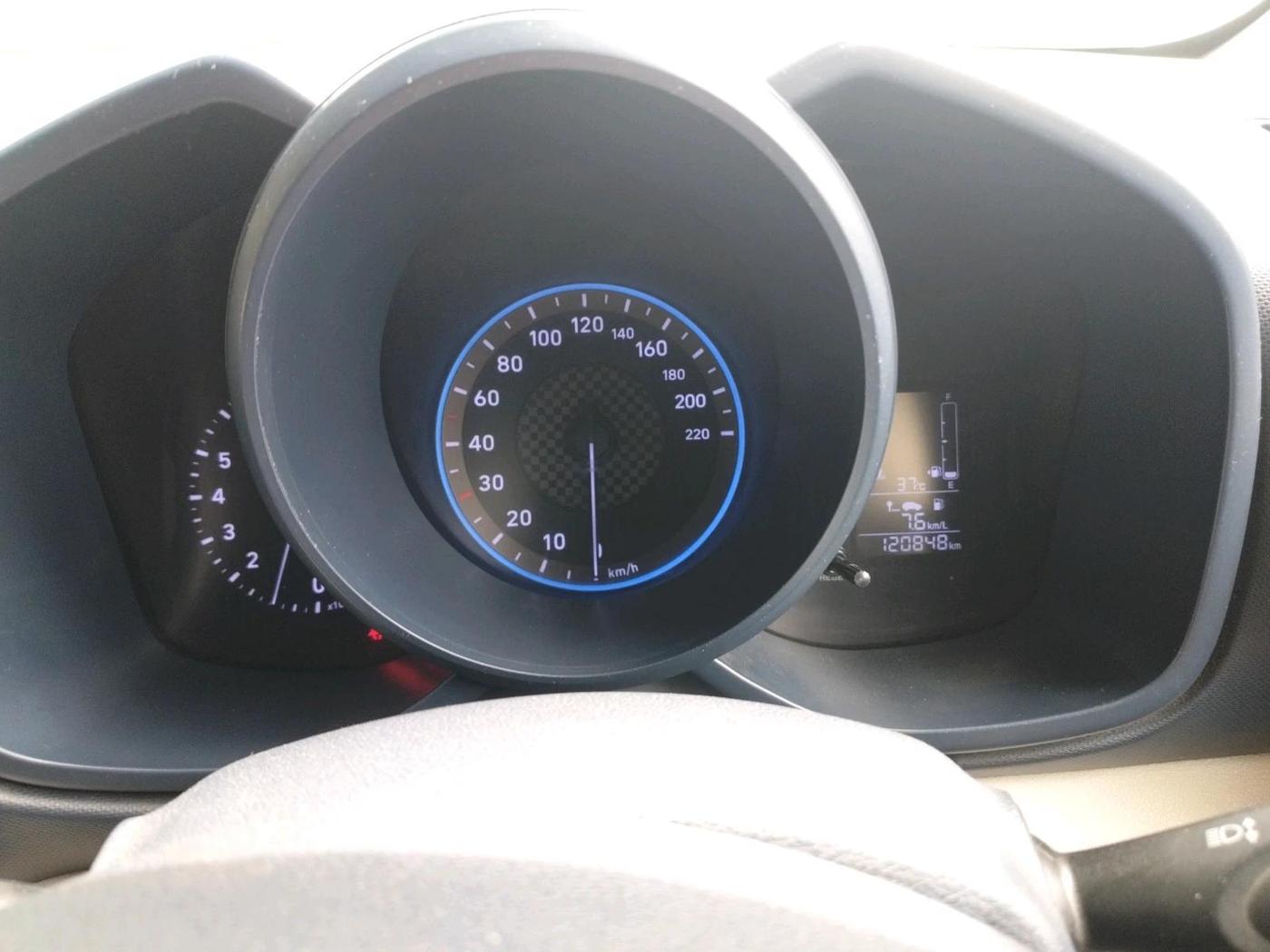 2019 Hyundai VENUE SX 1.0 TURBO DUAL TONE, Petrol, Manual, 1,20,848 km, interior