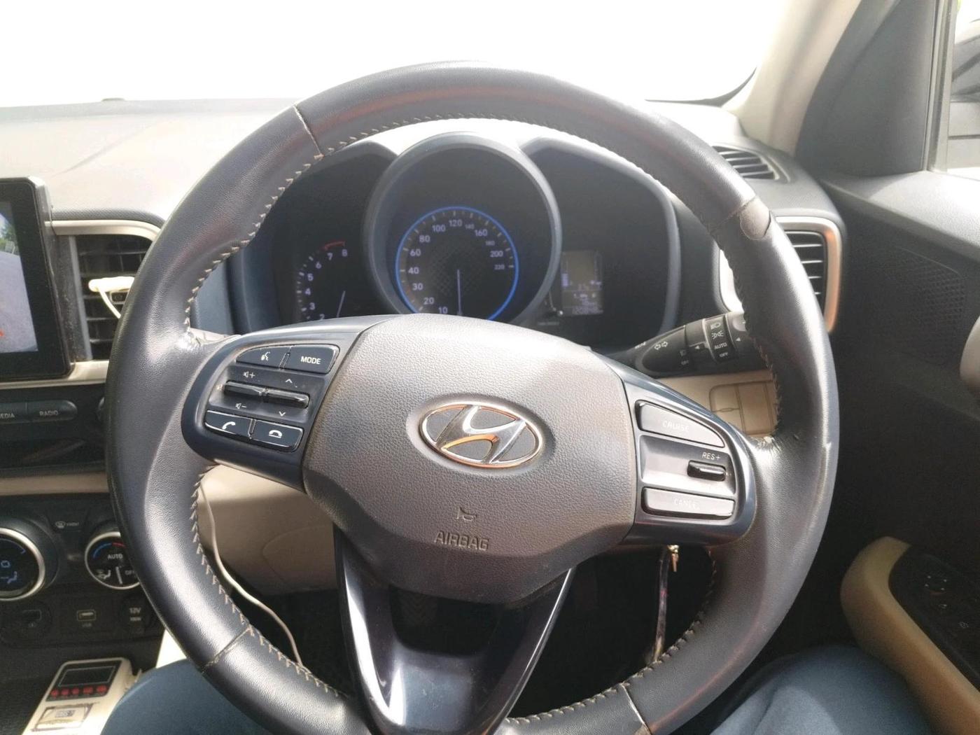 2019 Hyundai VENUE SX 1.0 TURBO DUAL TONE, Petrol, Manual, 1,20,848 km, interior