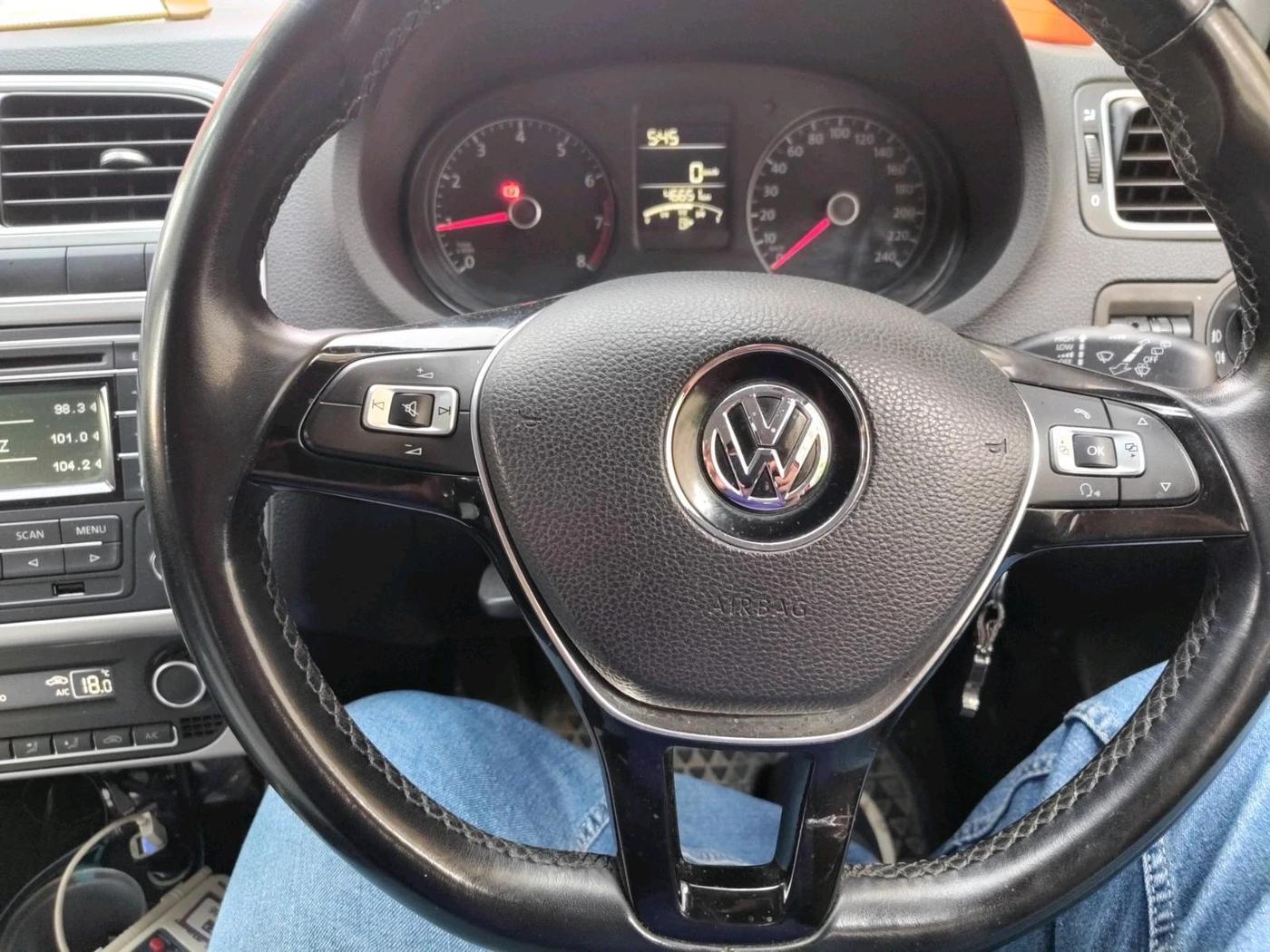 2015 Volkswagen Polo HIGHLINE1.2L, Petrol, Manual, 46,651 km, interior