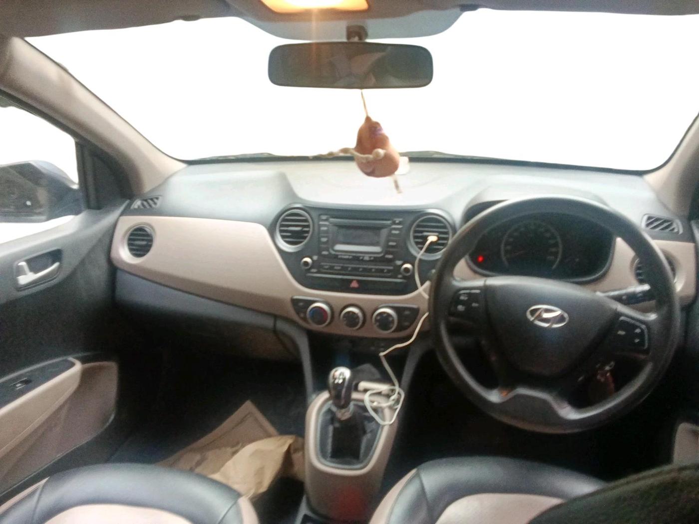 2016 Hyundai Grand i10 SPORTZ 1.1 CRDI, Diesel, Manual, 1,01,020 km, interior