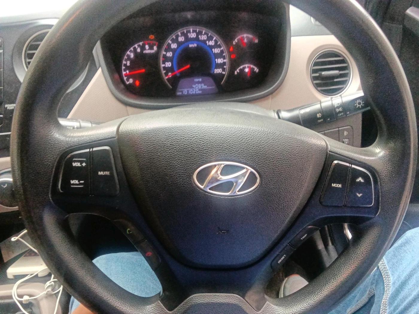 2016 Hyundai Grand i10 SPORTZ 1.1 CRDI, Diesel, Manual, 1,01,020 km, interior