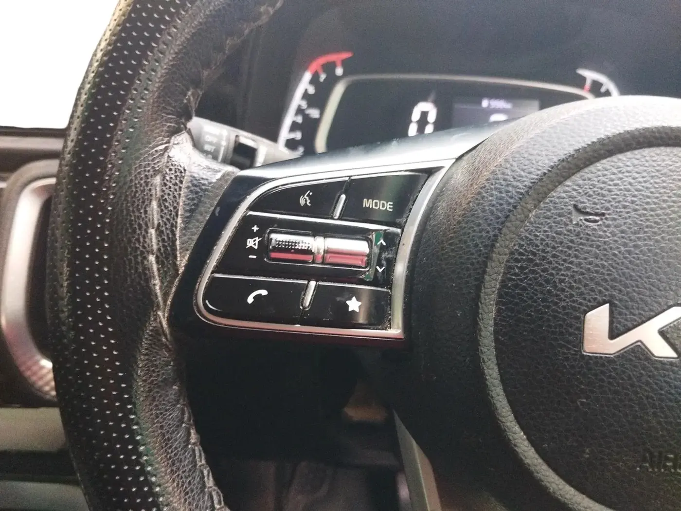 2022 KIA SONET HTK PLUS 1.0 IMT, Petrol, Manual, 26,952 km, interior