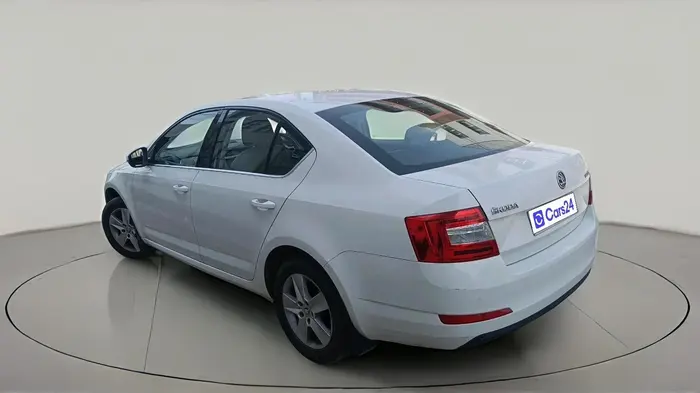 2016 Skoda Octavia 2.0 TDI CR AMBITION, Diesel, Manual, 57,172 km, exterior