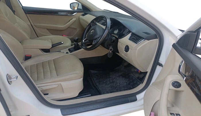 2016 Skoda Octavia 2.0 TDI CR AMBITION, Diesel, Manual, 57,172 km, interior