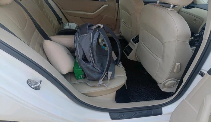 2016 Skoda Octavia 2.0 TDI CR AMBITION, Diesel, Manual, 57,172 km, interior