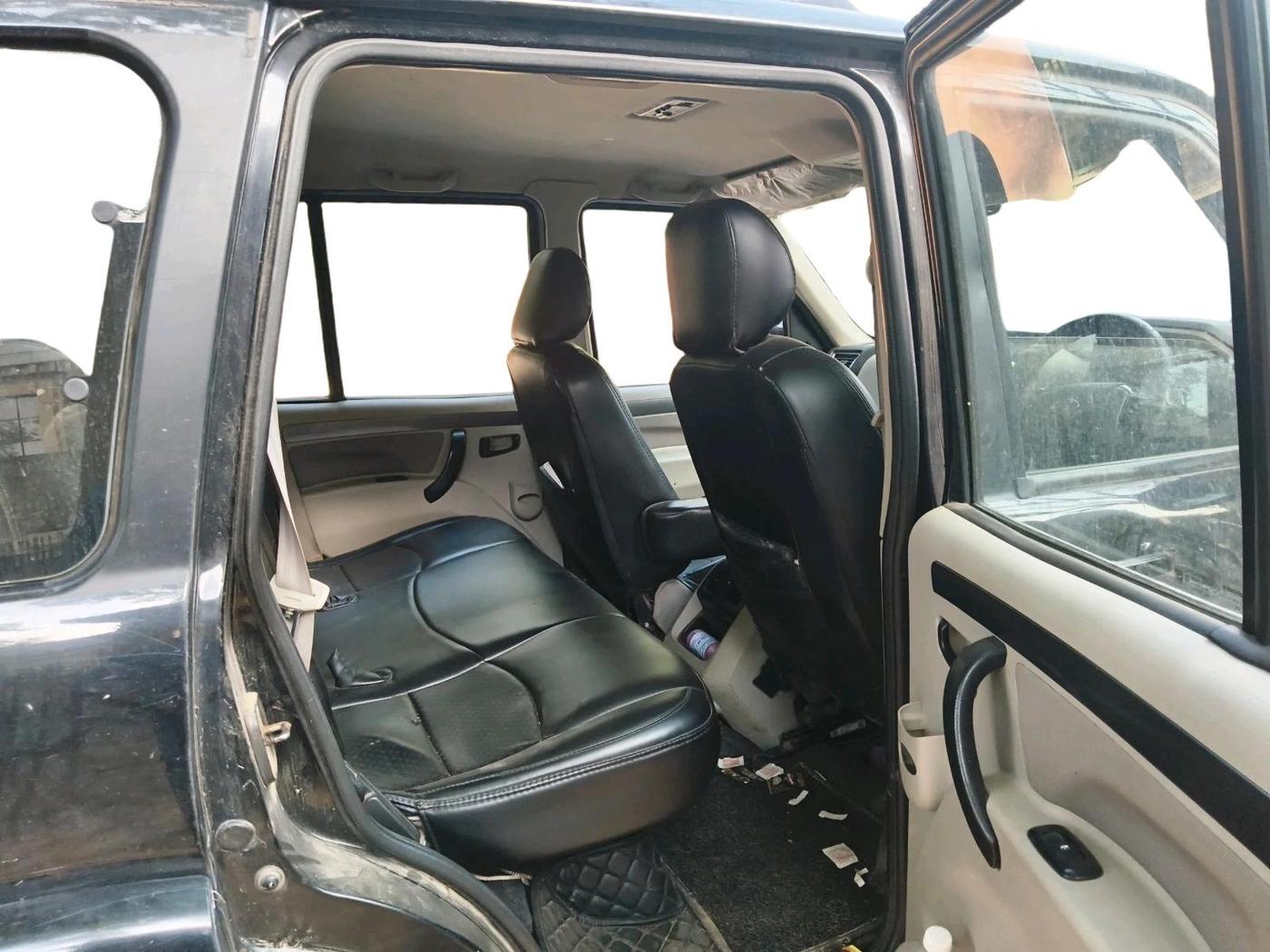 2021 Mahindra Scorpio S9, Diesel, Manual, 1,18,387 km, interior