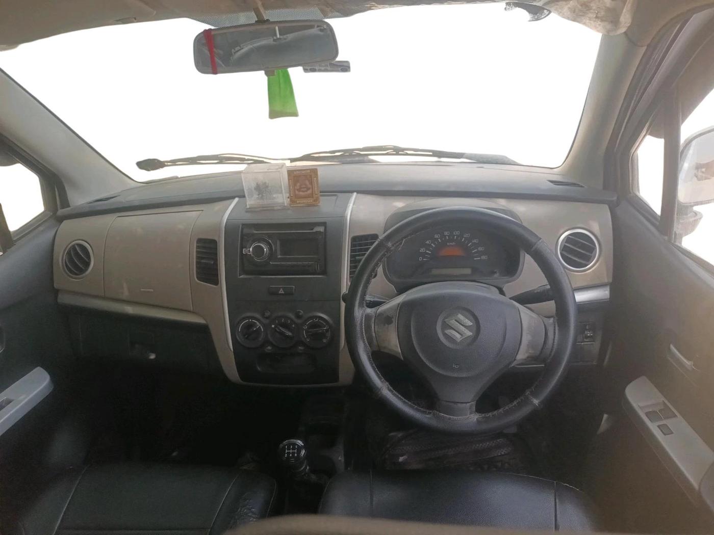 2016 Maruti Wagon R 1.0 LXI, CNG, Manual, 2,06,916 km, interior