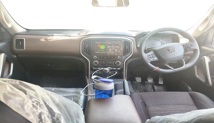 2025 Mahindra SCORPIO-N Z6 DIESEL MT 2WD 7 STR, Diesel, Manual, 11,676 km, interior