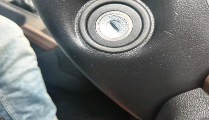 2025 Mahindra SCORPIO-N Z6 DIESEL MT 2WD 7 STR, Diesel, Manual, 11,676 km, interior