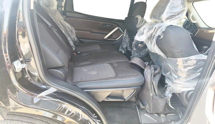 2025 Mahindra SCORPIO-N Z6 DIESEL MT 2WD 7 STR, Diesel, Manual, 11,676 km, interior