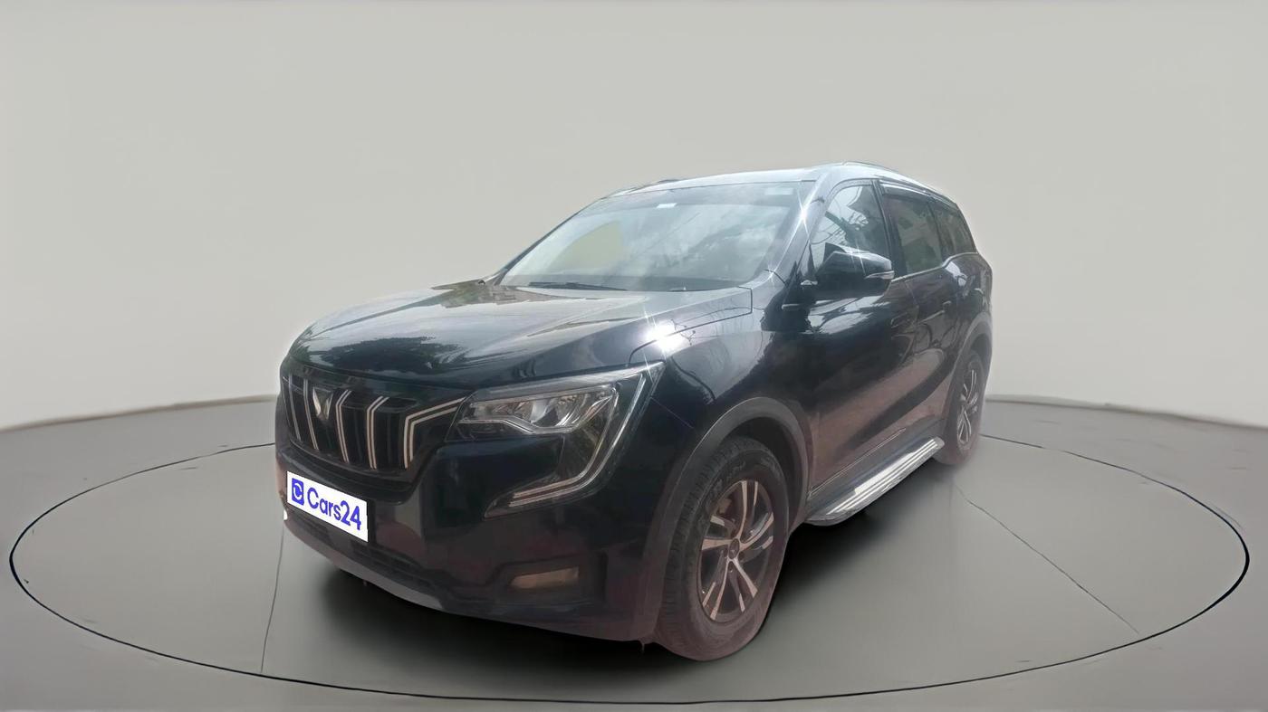 2022 Mahindra XUV700 AX 5 D MT 5 STR, Diesel, Manual, 70,100 km, exterior
