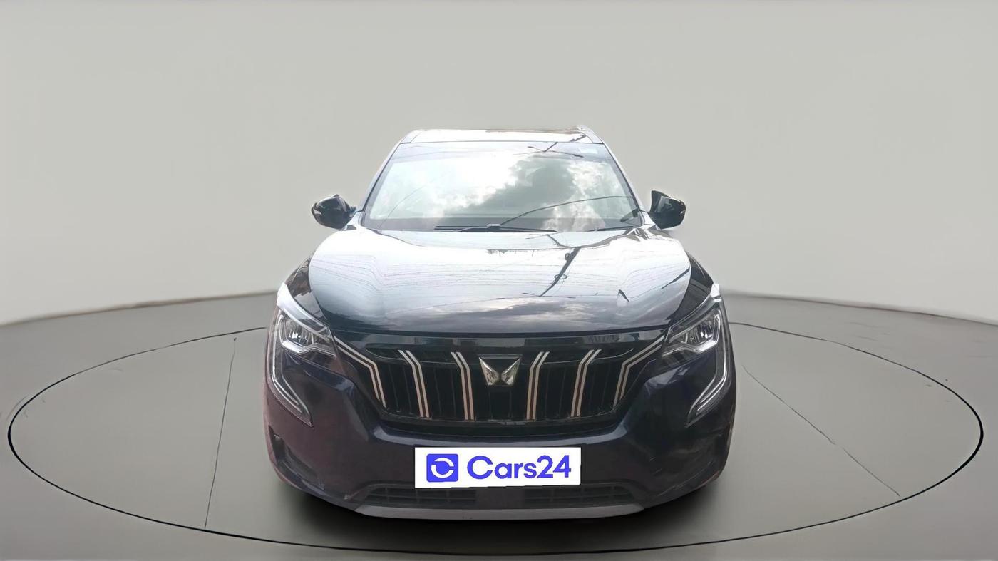 2022 Mahindra XUV700 AX 5 D MT 5 STR, Diesel, Manual, 70,100 km, exterior