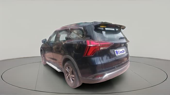 2022 Mahindra XUV700 AX 5 D MT 5 STR, Diesel, Manual, 70,100 km, exterior