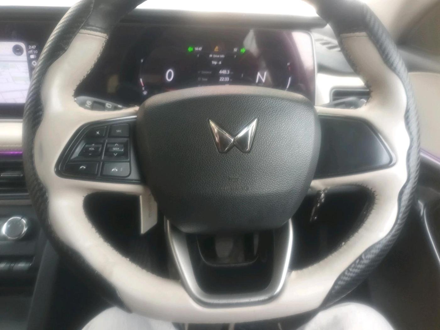 2022 Mahindra XUV700 AX 5 D MT 5 STR, Diesel, Manual, 70,100 km, interior