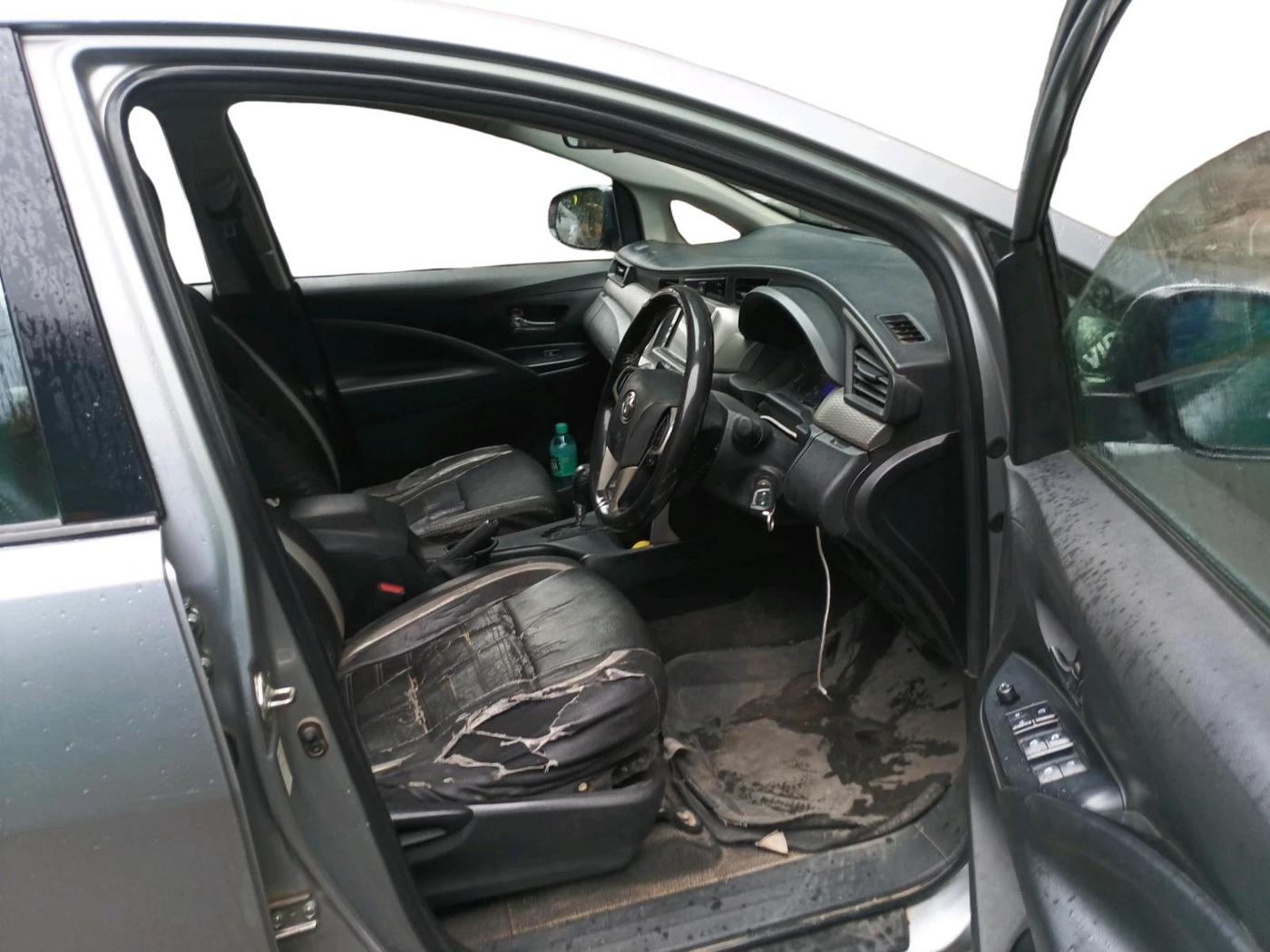 2016 Toyota Innova Crysta 2.8 ZX AT 7 STR, Diesel, Automatic, 2,30,916 km, interior