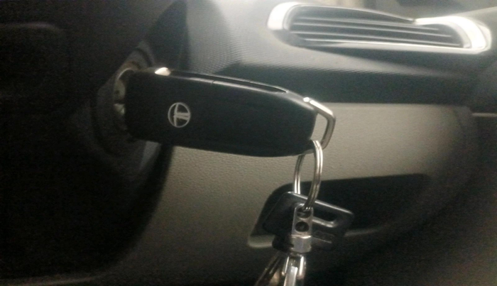 2016 Tata Tiago XZ PETROL, Petrol, Manual, 1,92,821 km, interior