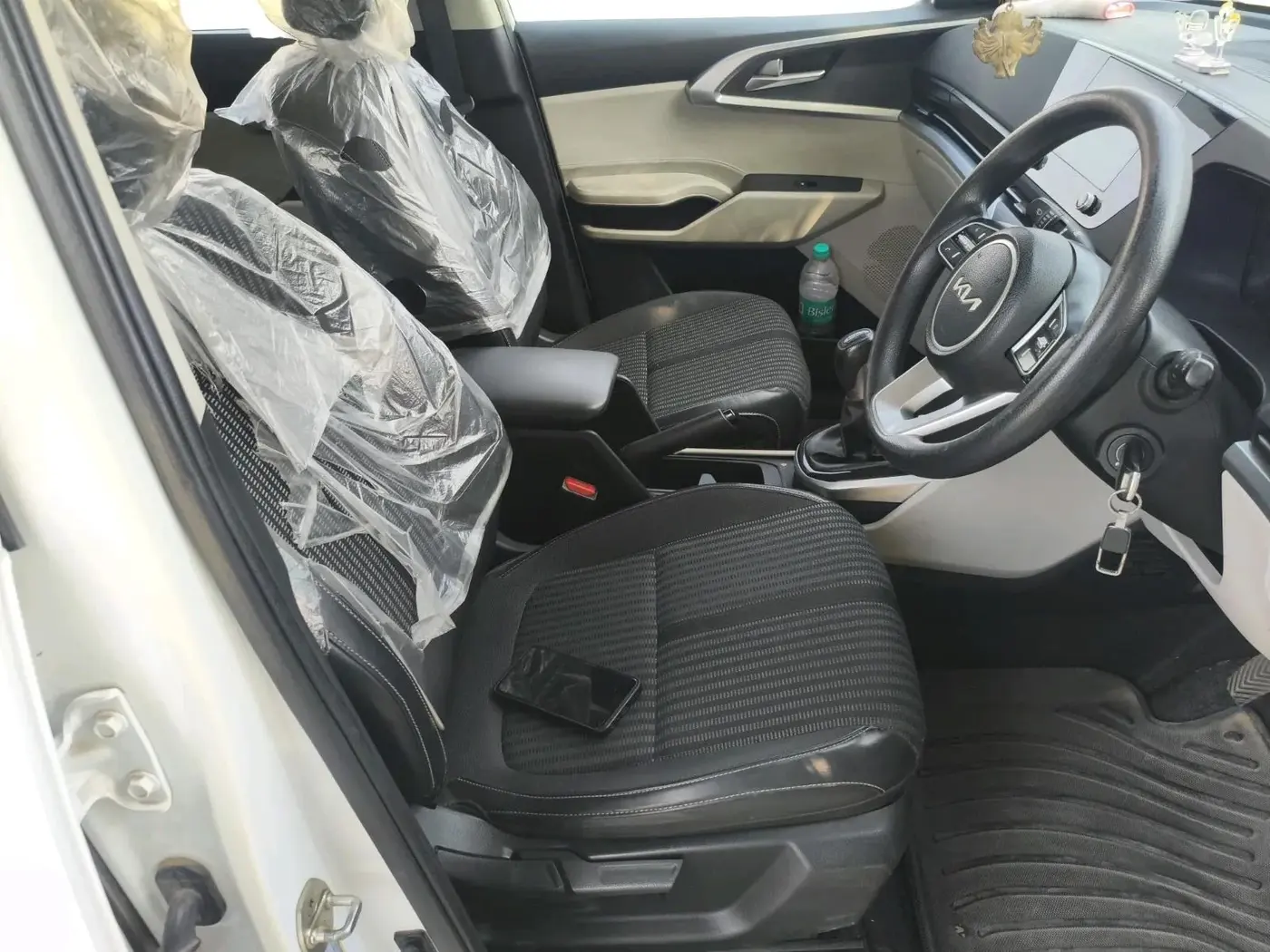 2022 KIA CARENS PRESTIGE 1.5 PETROL 7 STR, Petrol, Manual, 18,900 km, interior