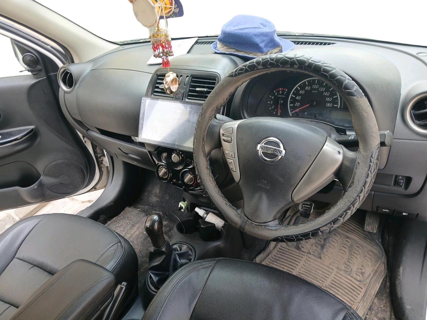 2018 Nissan Micra Active XV, Petrol, Manual, 77,732 km, interior