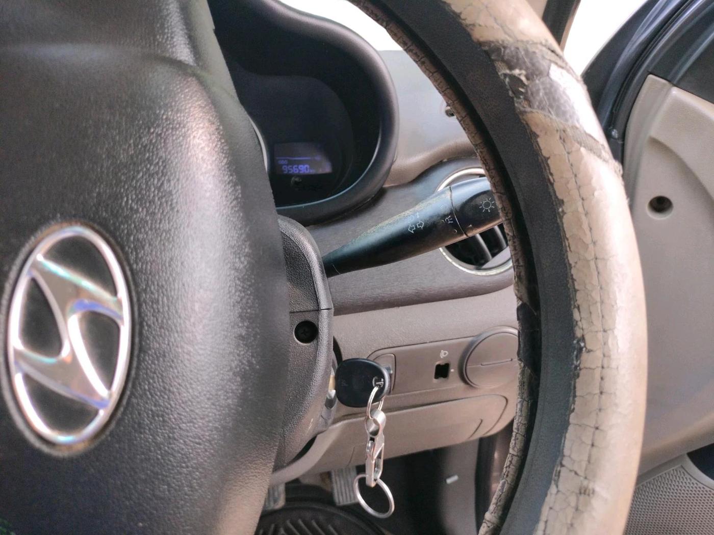 2011 Hyundai i10 MAGNA 1.2, CNG, Manual, 95,690 km, interior