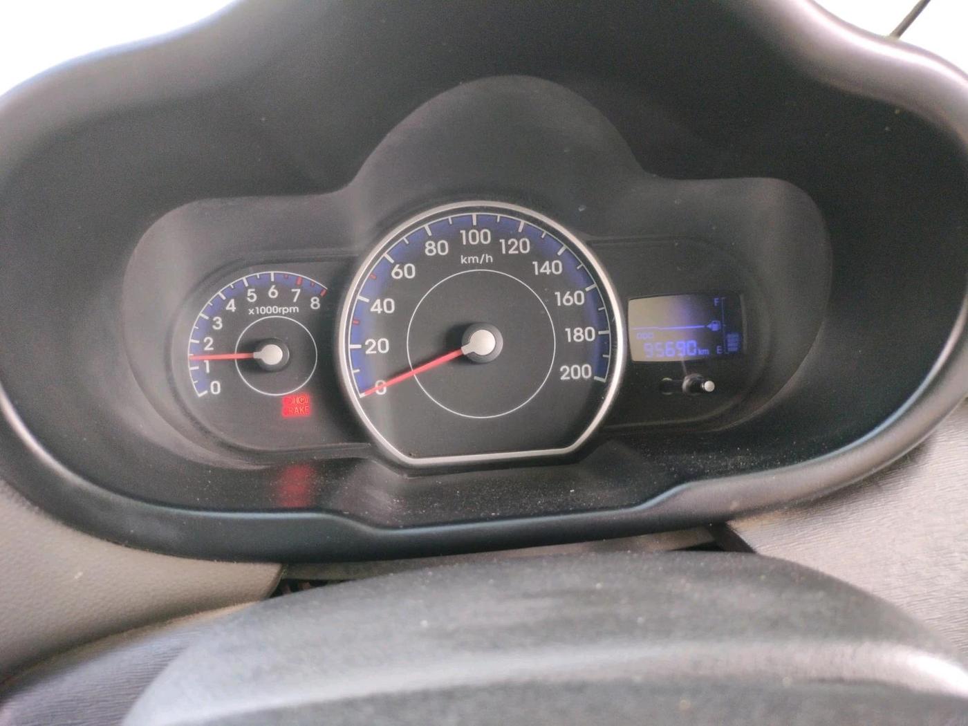 2011 Hyundai i10 MAGNA 1.2, CNG, Manual, 95,690 km, interior
