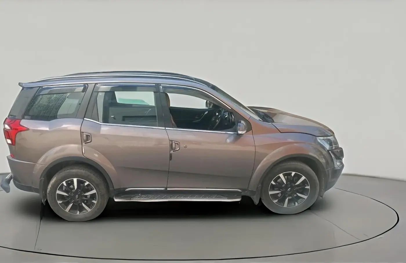 2019 Mahindra XUV500 W11 AT, Diesel, Automatic, 1,44,688 km, exterior