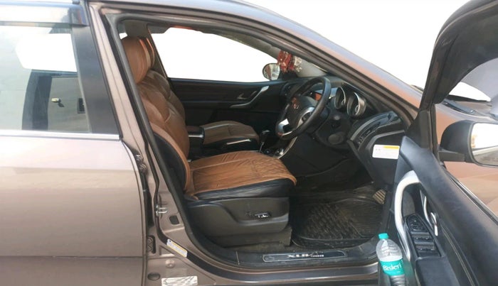 2019 Mahindra XUV500 W11 AT, Diesel, Automatic, 1,44,688 km, interior