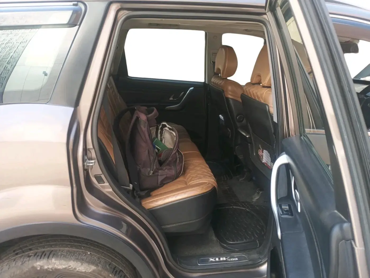 2019 Mahindra XUV500 W11 AT, Diesel, Automatic, 1,44,688 km, interior