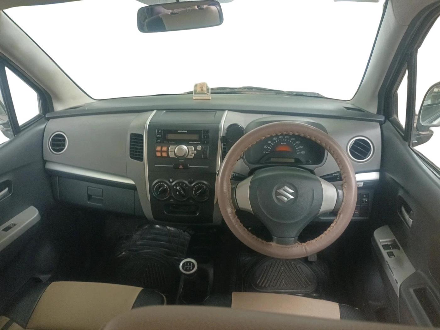 2011 Maruti Wagon R 1.0 LXI, Petrol, Manual, 1,06,405 km, interior