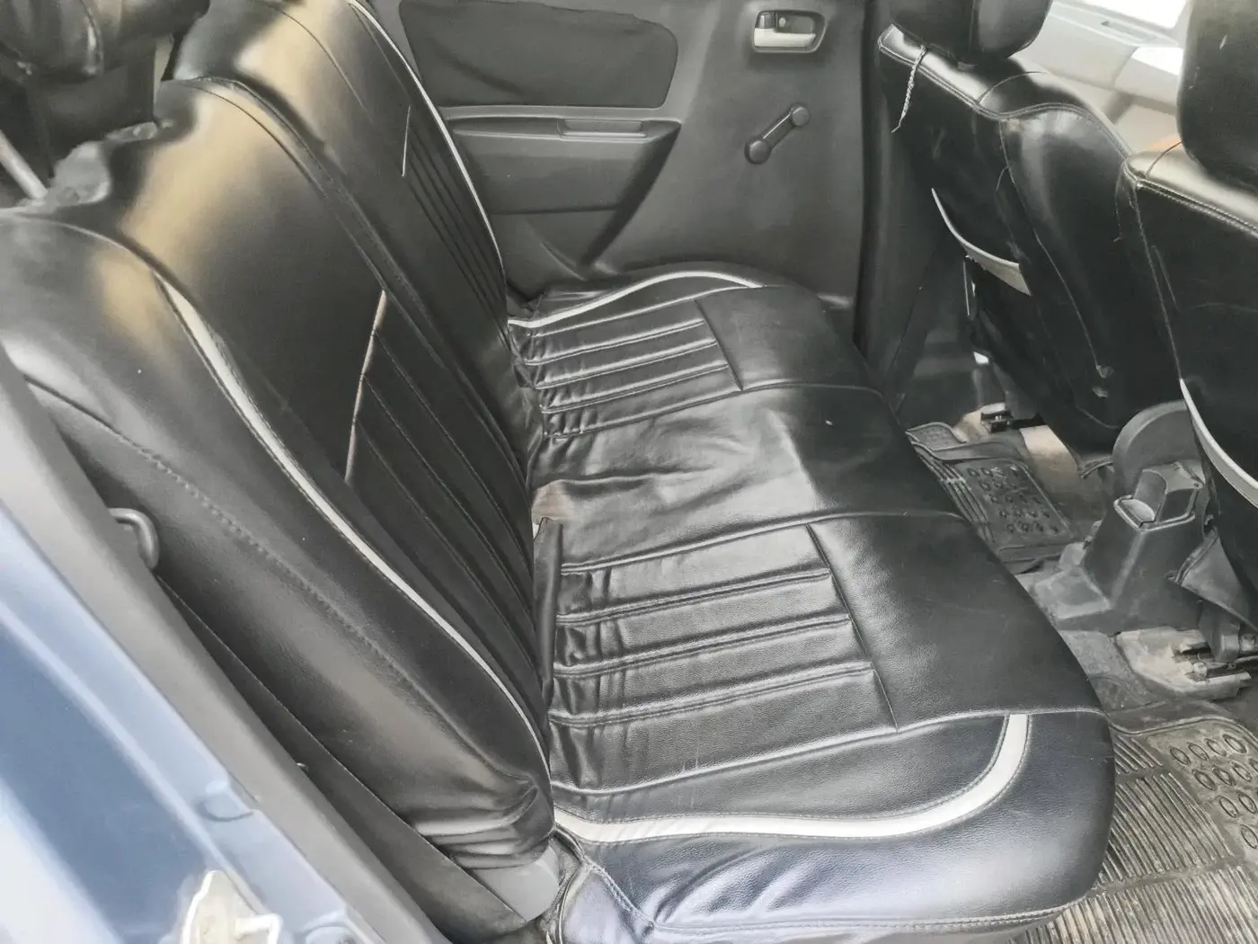 2011 Maruti Wagon R 1.0 LXI CNG, CNG, Manual, 91,121 km, interior